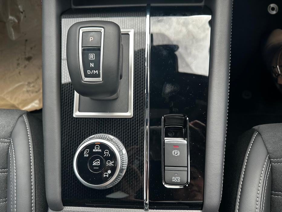 2024 MITSUBISHI OUTLANDER ZM MY24 BLACK EDITION 7 SEAT (2WD) CVT AUTO 8 SPEED 4D WAGON