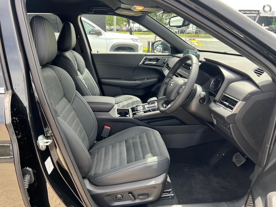 2024 MITSUBISHI OUTLANDER ZM MY24 BLACK EDITION 7 SEAT (2WD) CVT AUTO 8 SPEED 4D WAGON