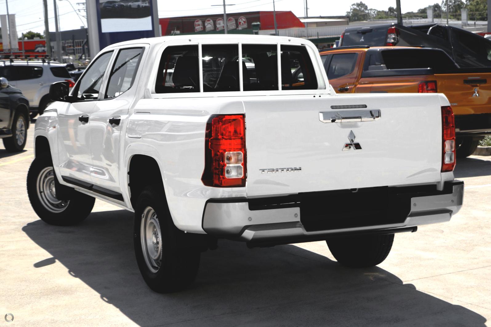 2024 MITSUBISHI TRITON GLX MV AUTO 4X2 MY24 DOUBLE CAB P/UP