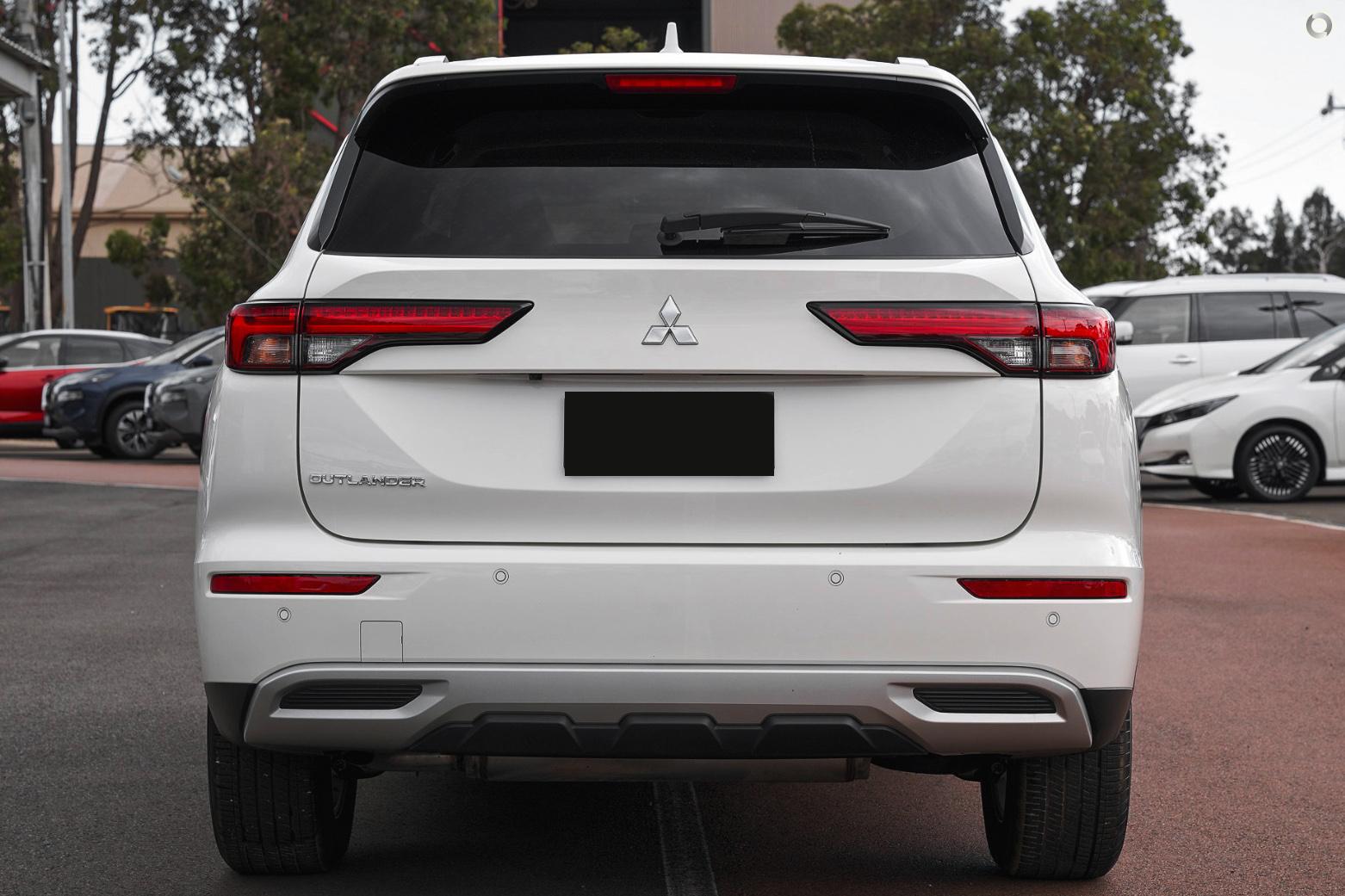 2023 MITSUBISHI OUTLANDER ZM MY23 LS 7 SEAT (2WD) CVT AUTO 8 SPEED 4D WAGON