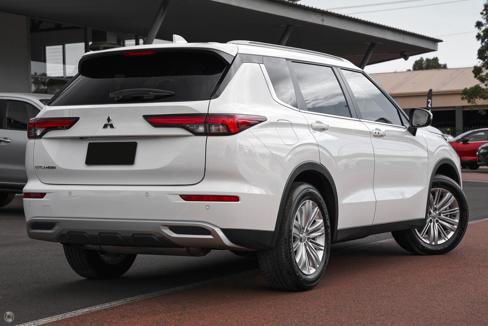 2023 MITSUBISHI OUTLANDER ZM MY23 LS 7 SEAT (2WD) CVT AUTO 8 SPEED 4D WAGON
