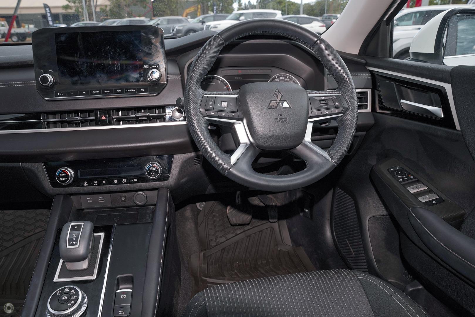 2023 MITSUBISHI OUTLANDER ZM MY23 LS 7 SEAT (2WD) CVT AUTO 8 SPEED 4D WAGON