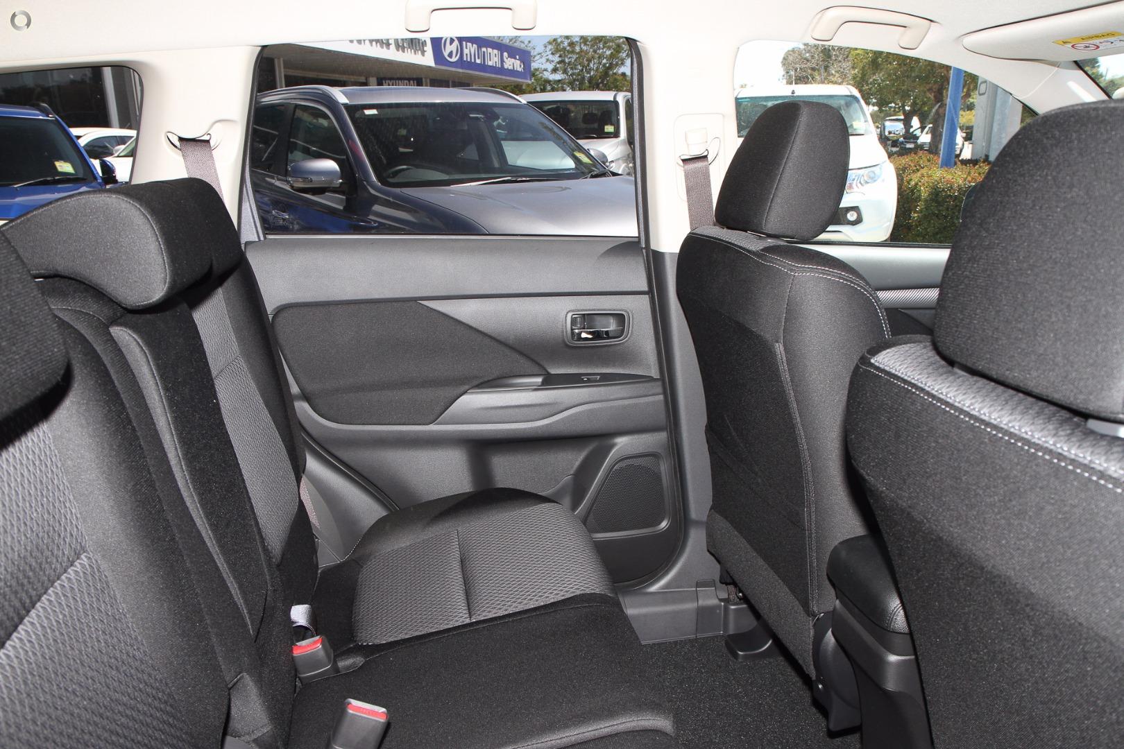 2017 MITSUBISHI OUTLANDER ZK MY17 LS (4x2) CONTINUOUS VARIABLE 4D WAGON