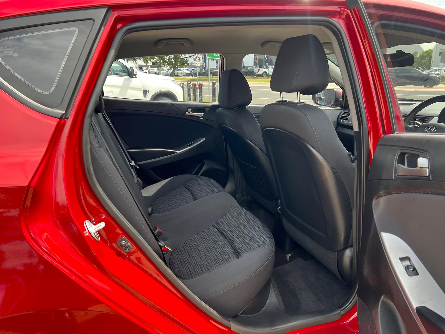 2018 HYUNDAI ACCENT RB6 MY18 SPORT 6 SP AUTOMATIC 4D SEDAN