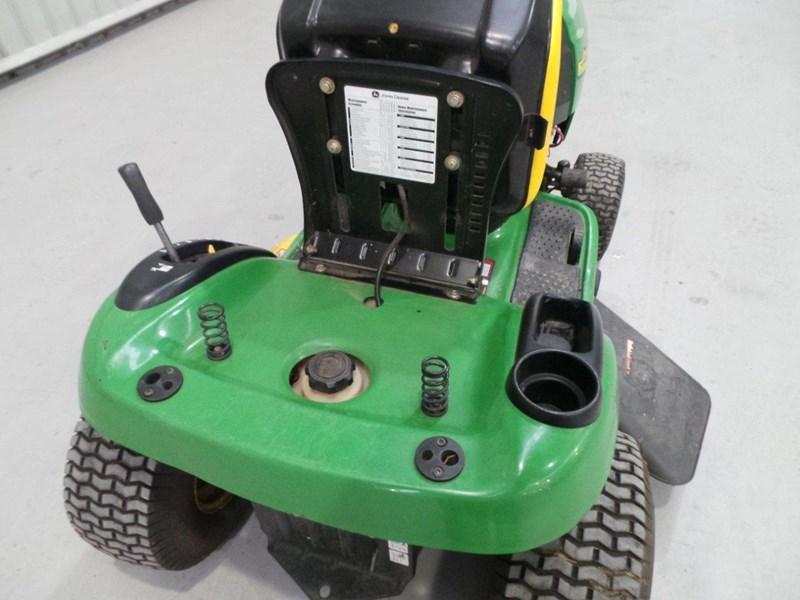 JOHN DEERE L111 RIDE ON MOWER