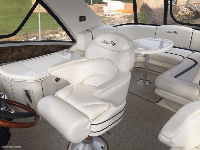 Sea Ray 44 Sedan Bridge Big volume live aboard resort style living