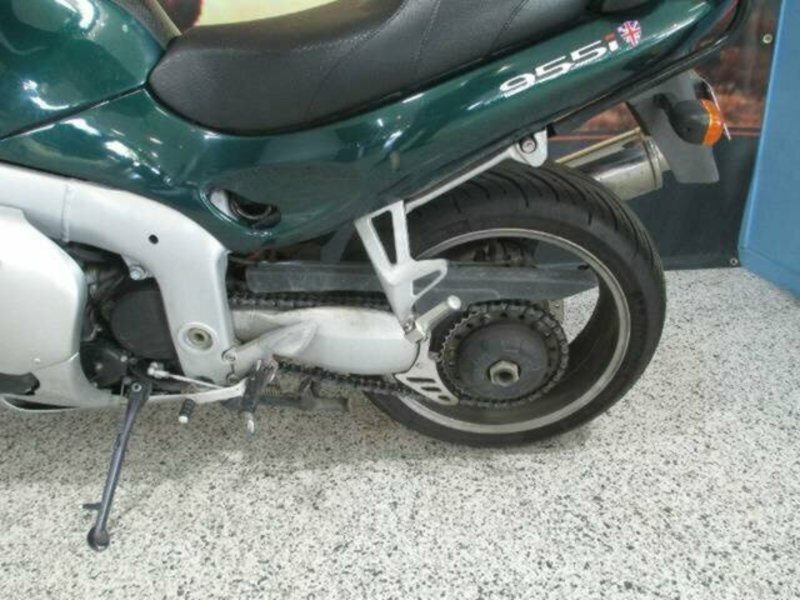 2002 TRIUMPH SPRINT ST (955) Road