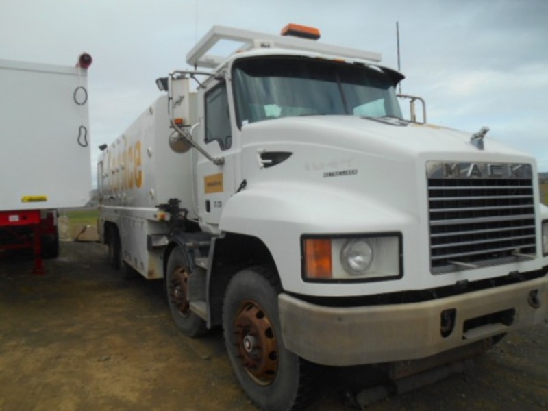 2005 MACK METRO-LINER METRO-LINER Truck