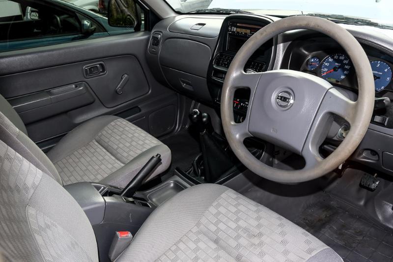 2006 NISSAN NAVARA DX D22