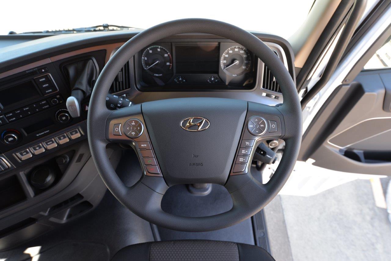 2020 HYUNDAI XCIENT 6X4 PRIME MOVER