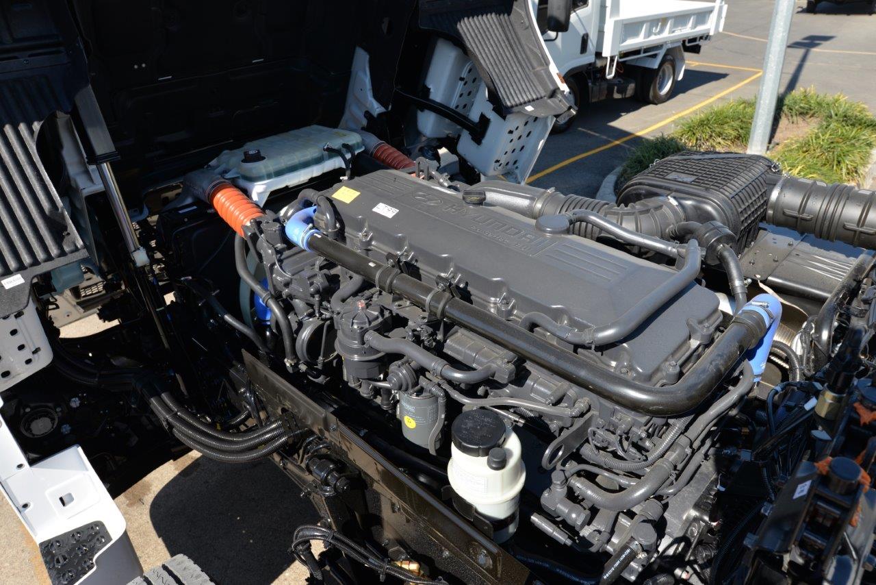 2020 HYUNDAI XCIENT 6X4 PRIME MOVER