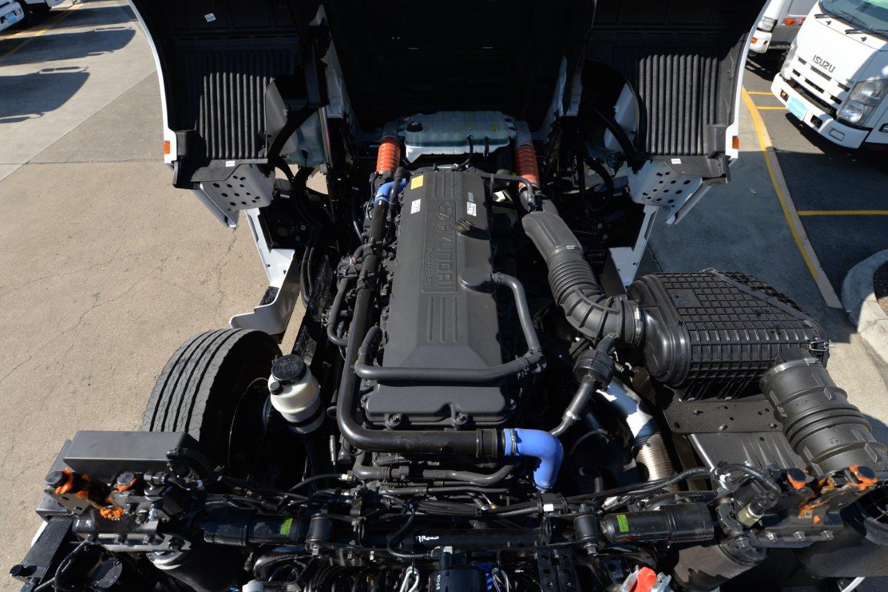 2020 HYUNDAI XCIENT 6X4 PRIME MOVER