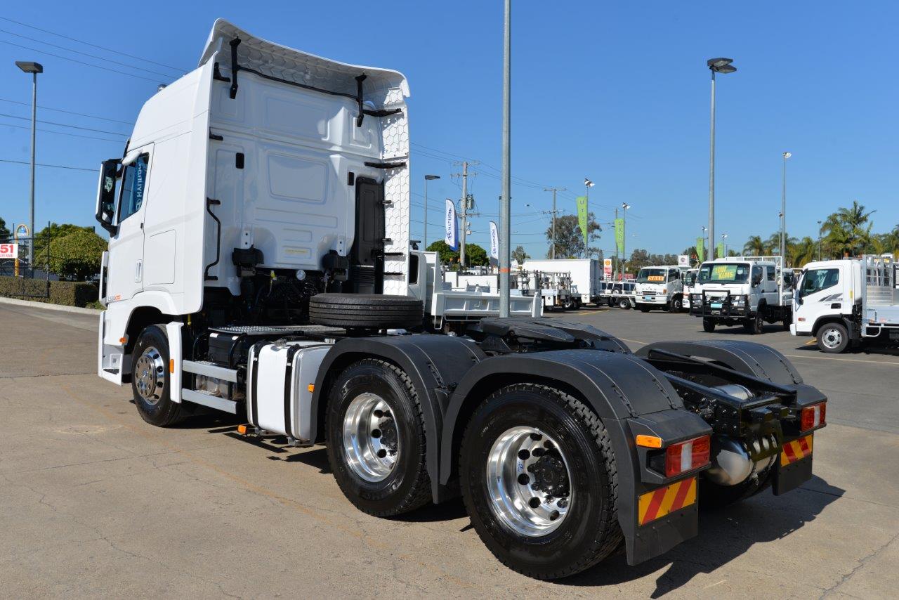 2020 HYUNDAI XCIENT 6X4 PRIME MOVER