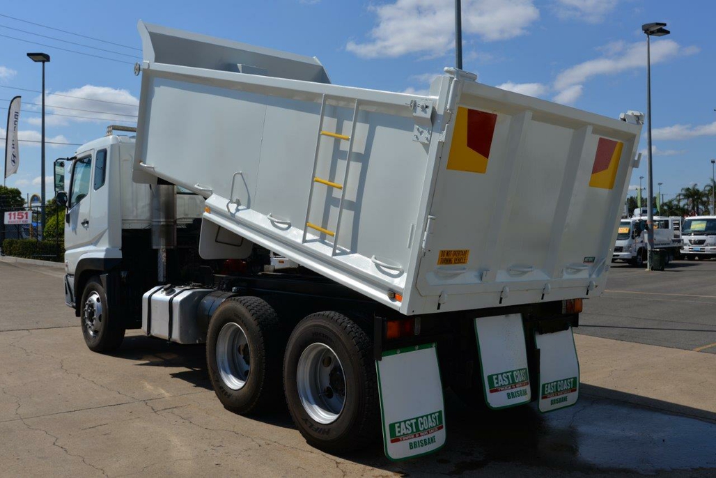 2005 MITSUBISHI FUSO FV 500 MANUAL TIPPER