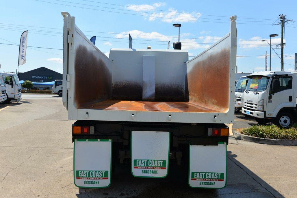2005 MITSUBISHI FUSO FV 500 MANUAL TIPPER