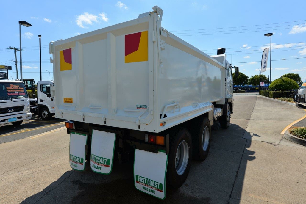 2005 MITSUBISHI FUSO FV 500 MANUAL TIPPER