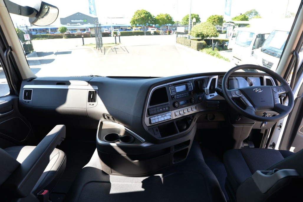 2019 HYUNDAI XCIENT MWB AUTOMATIC PRIME MOVER