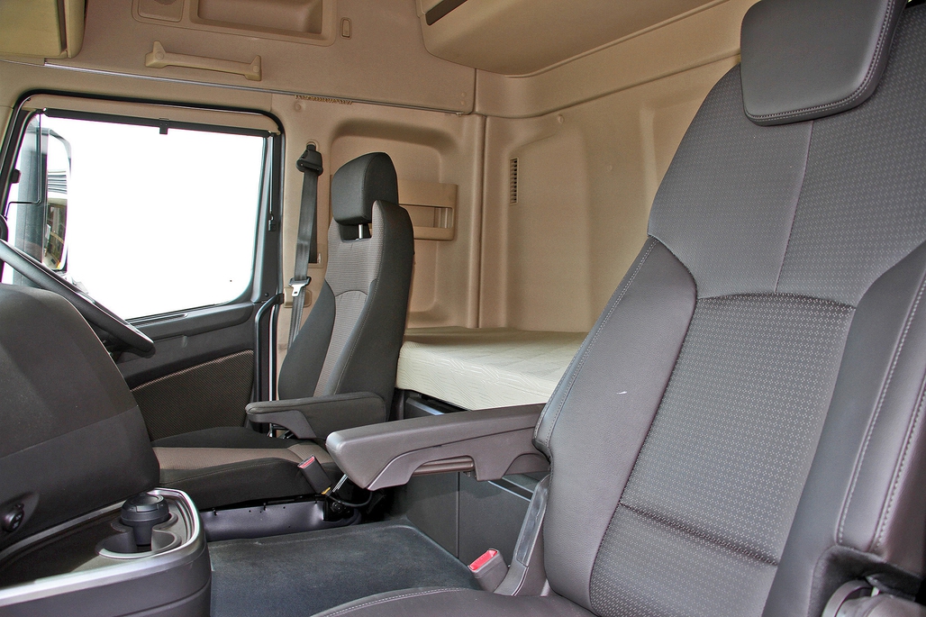2019 HYUNDAI XCIENT MWB AUTOMATIC PRIME MOVER