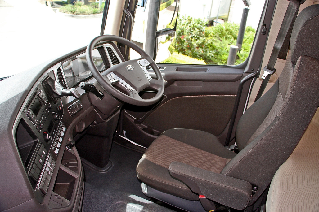 2019 HYUNDAI XCIENT MWB AUTOMATIC PRIME MOVER
