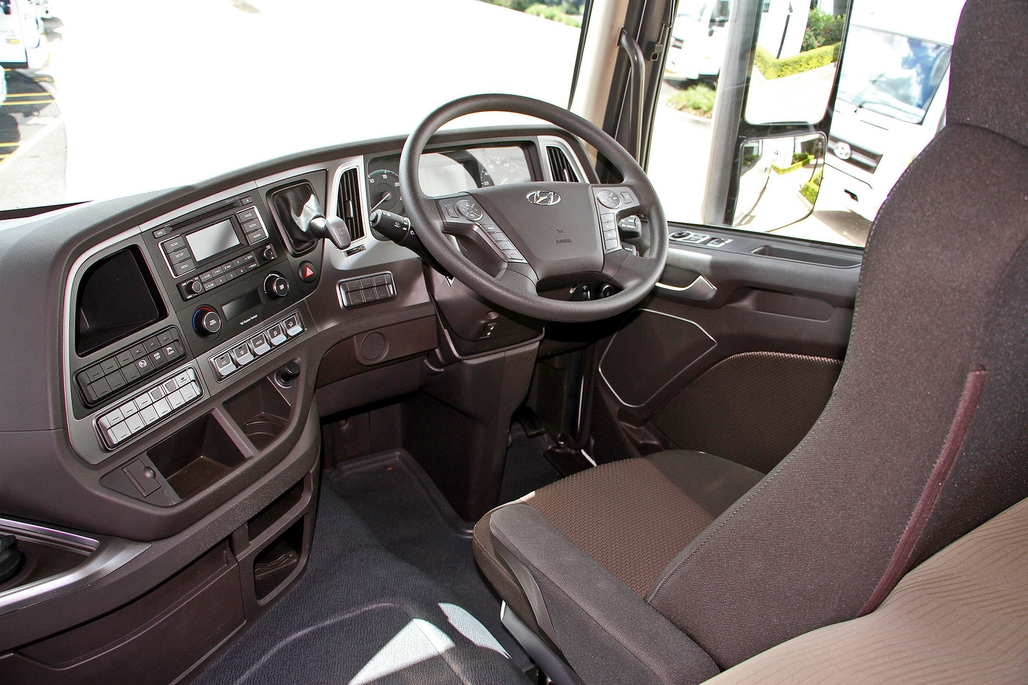 2019 HYUNDAI XCIENT MWB AUTOMATIC PRIME MOVER