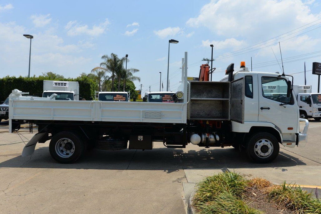 2009 MITSUBISHI FUSO FIGHTER TIPPER - CRANE TRUCK MANUAL TIPPER