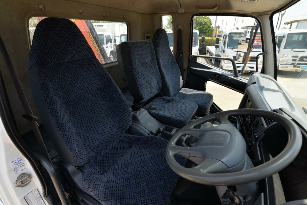 2009 MITSUBISHI FUSO FIGHTER TIPPER - CRANE TRUCK MANUAL TIPPER
