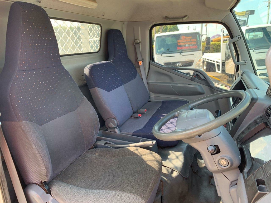 2006 MITSUBISHI FUSO CANTER 7/800 MANUAL TRAYTOP