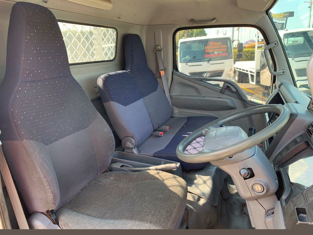 2006 MITSUBISHI FUSO CANTER 7/800 MANUAL TRAYTOP