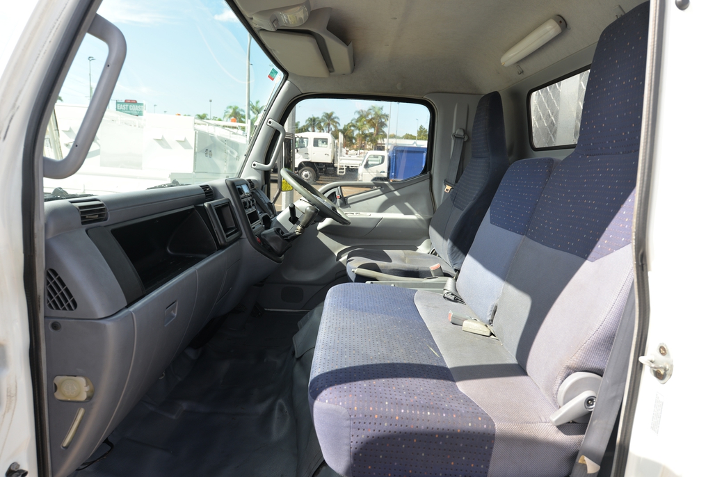 2006 MITSUBISHI FUSO CANTER 7/800 MANUAL TRAYTOP