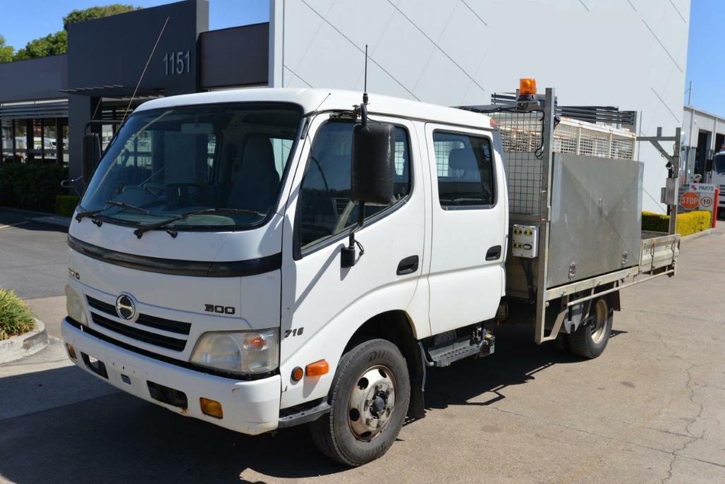 2011 HINO DUTRO 300 MANUAL DUAL CAB