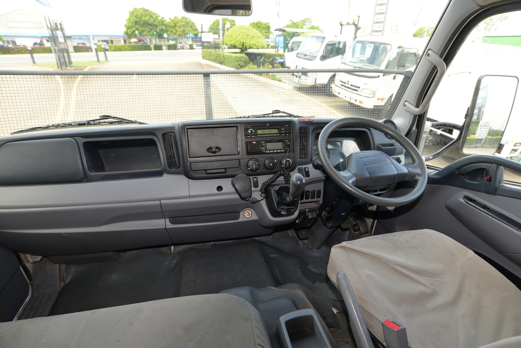 2013 MITSUBISHI FUSO CANTER FG84D MANUAL 4X4
