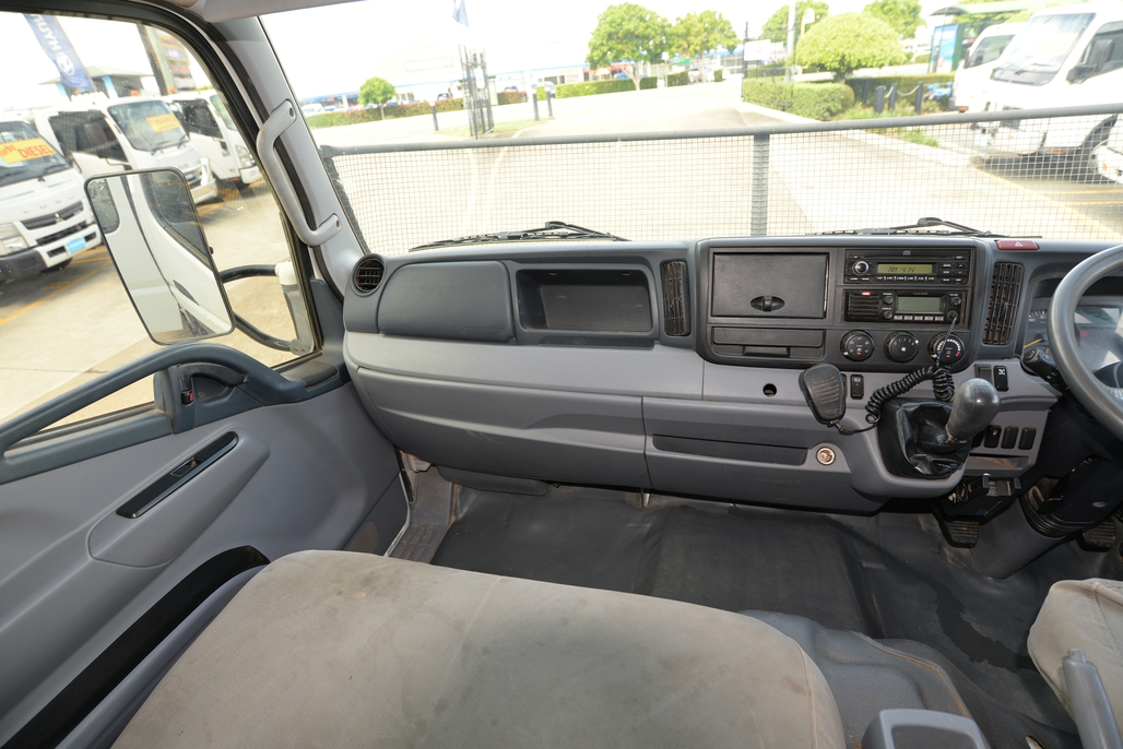 2013 MITSUBISHI FUSO CANTER FG84D MANUAL 4X4