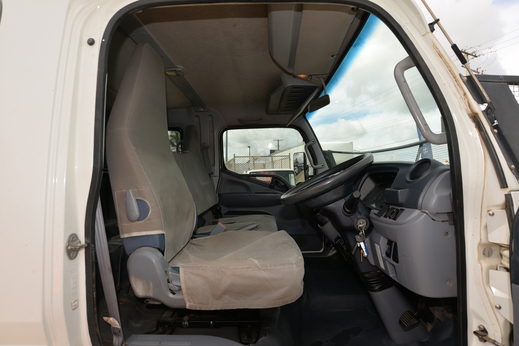 2013 MITSUBISHI FUSO CANTER FG84D MANUAL 4X4