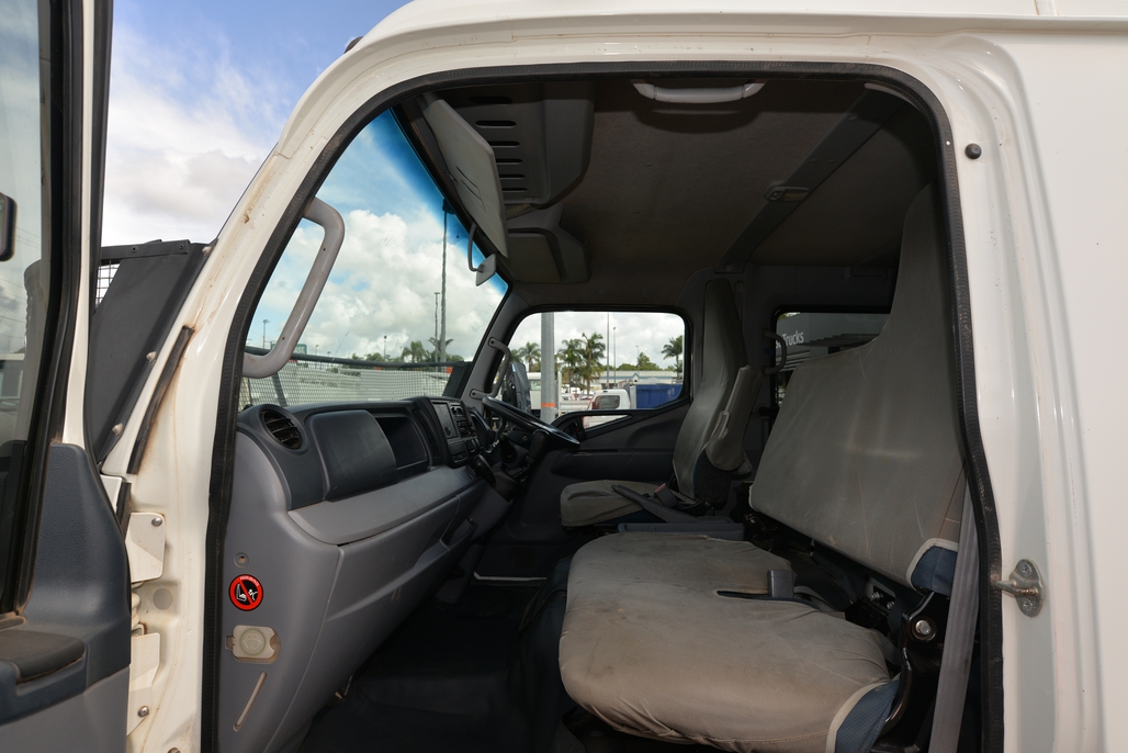 2013 MITSUBISHI FUSO CANTER FG84D MANUAL 4X4