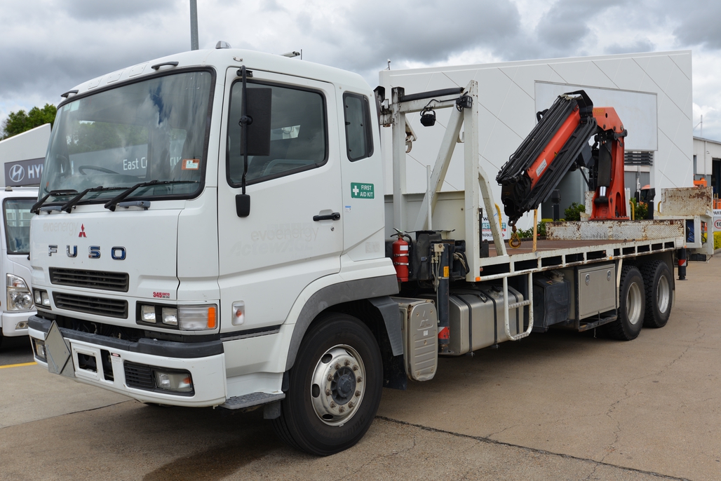 2008 MITSUBISHI FUSO FV 500 MANUAL CRANE TRUCK