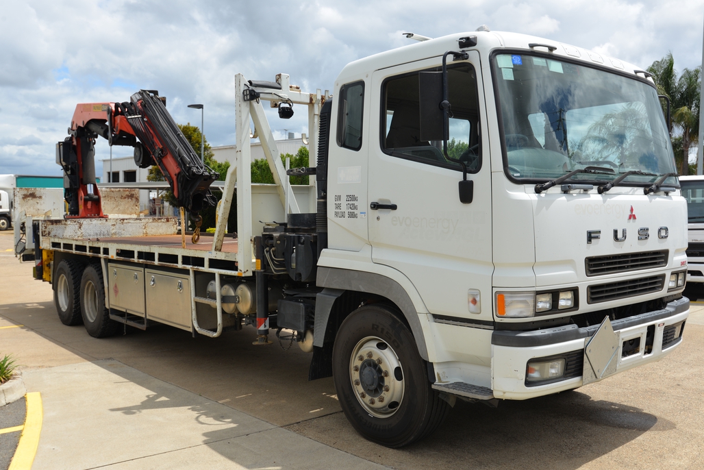 2008 MITSUBISHI FUSO FV 500 MANUAL CRANE TRUCK