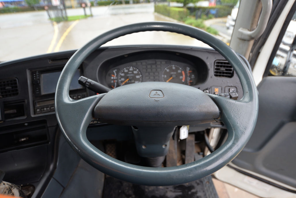 2008 MITSUBISHI FUSO FV 500 MANUAL CRANE TRUCK