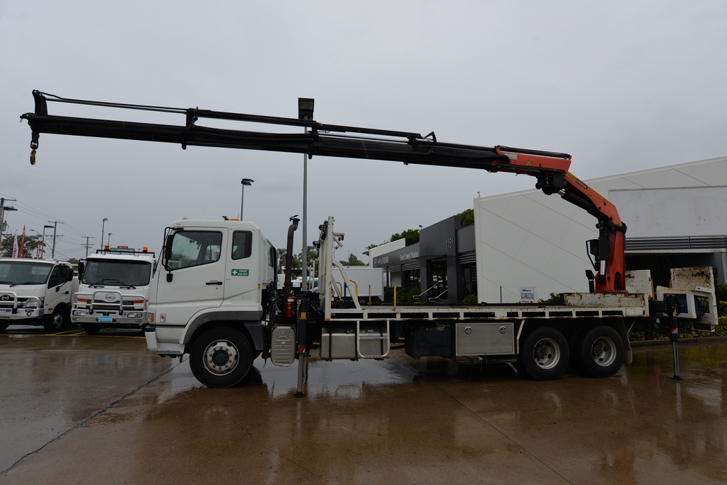 2008 MITSUBISHI FUSO FV 500 MANUAL CRANE TRUCK