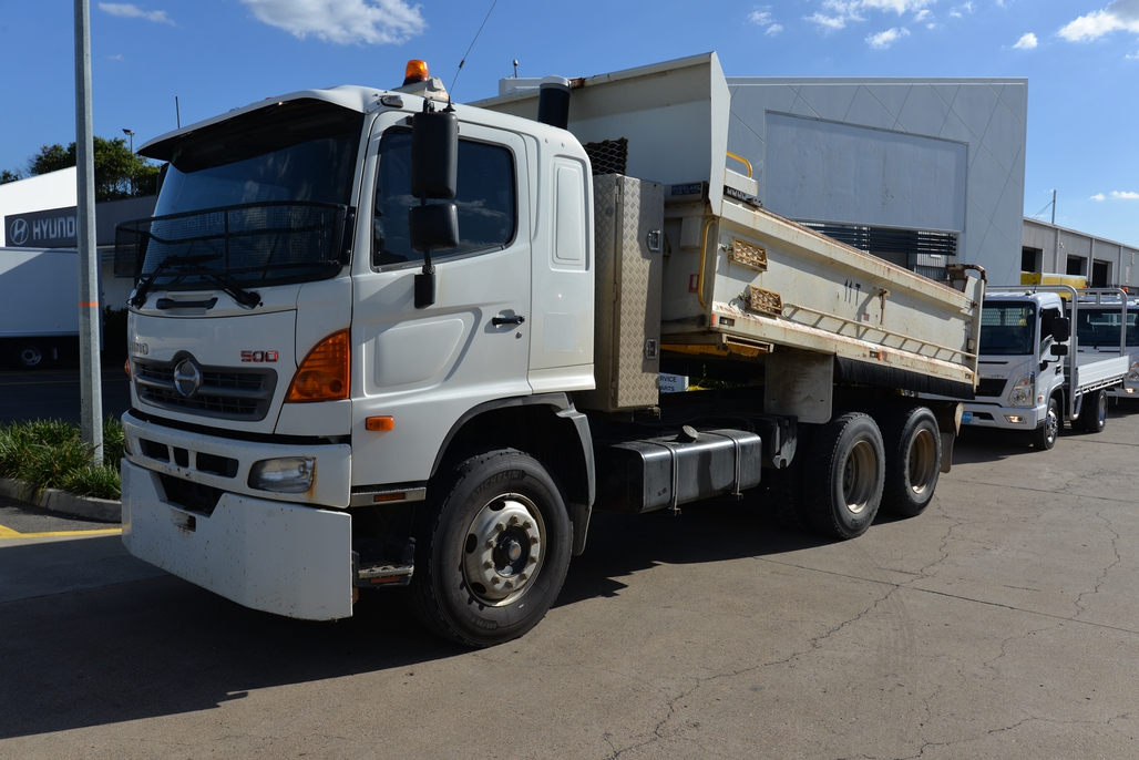 2012 HINO 500 FM 2630 TIPPER