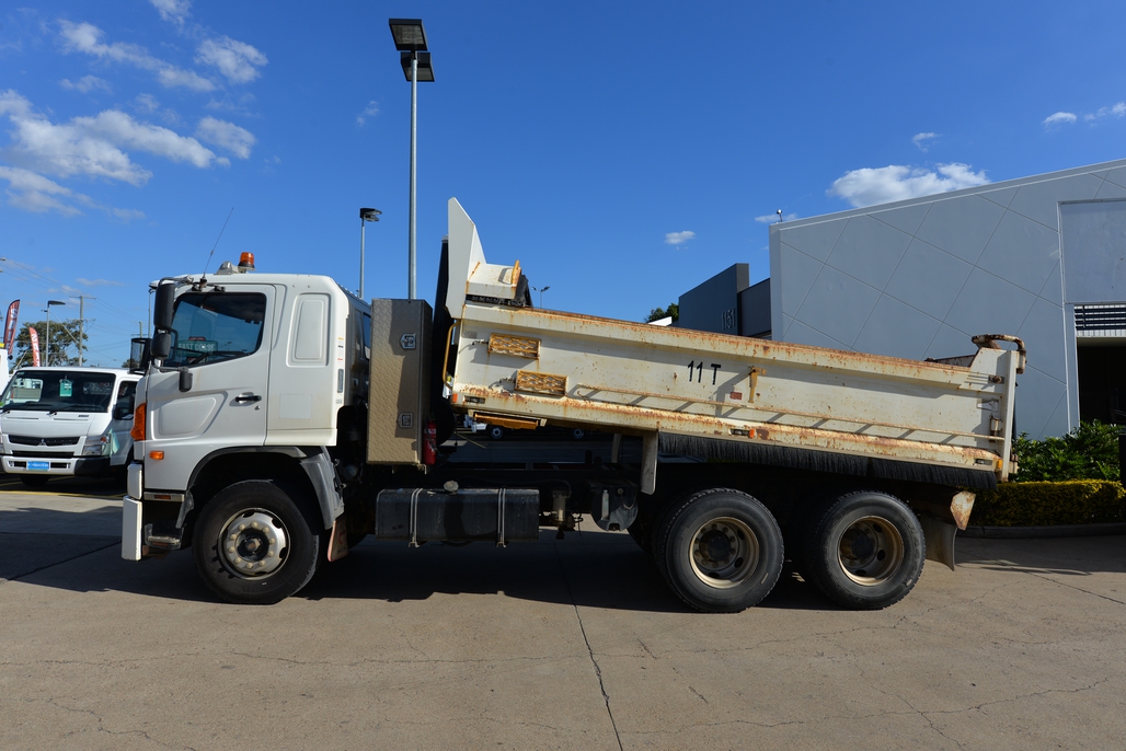 2012 HINO 500 FM 2630 TIPPER