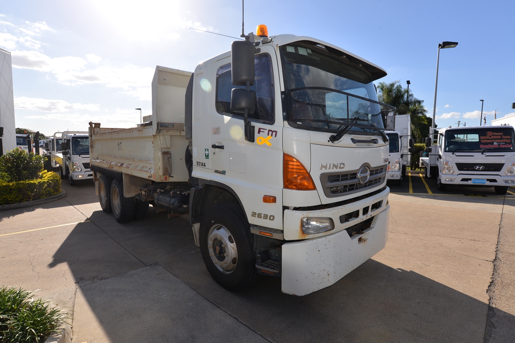 2012 HINO 500 FM 2630 TIPPER