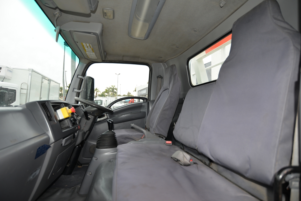2015 ISUZU NPS 300 MANUAL 4X4 C/CHAS