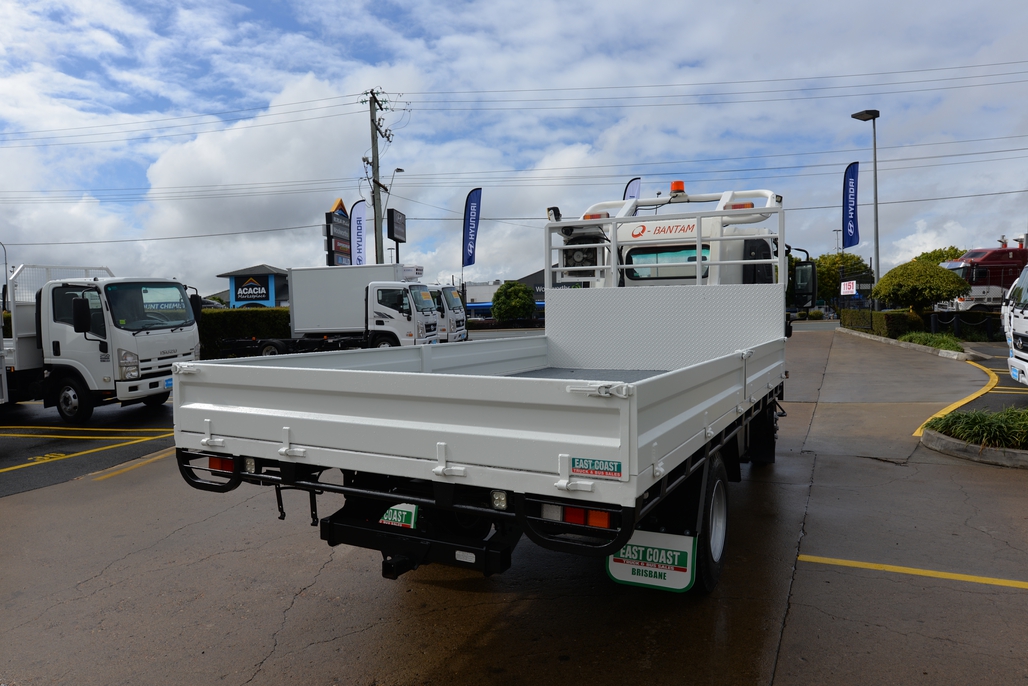 2015 ISUZU NPS 300 MANUAL 4X4 C/CHAS