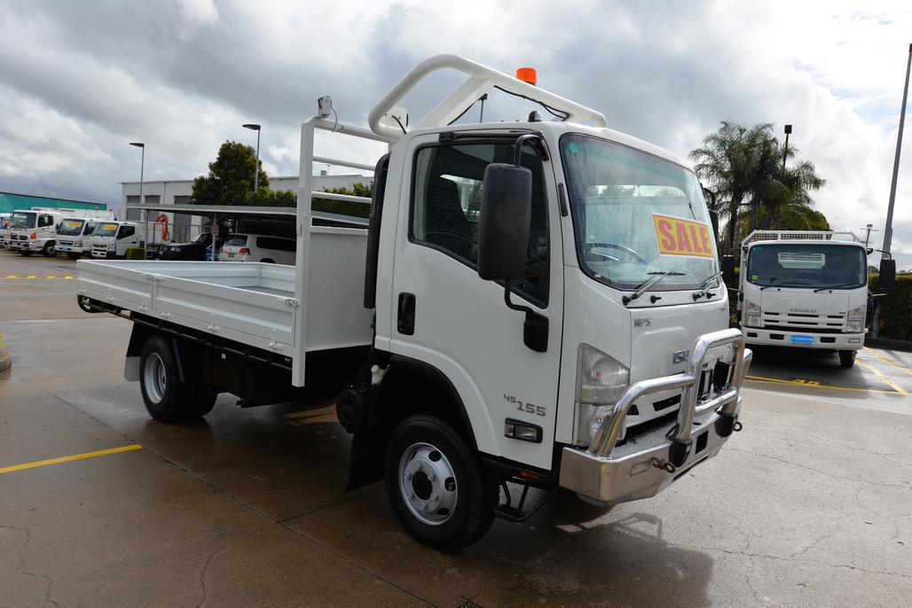 2015 ISUZU NPS 300 MANUAL 4X4 C/CHAS