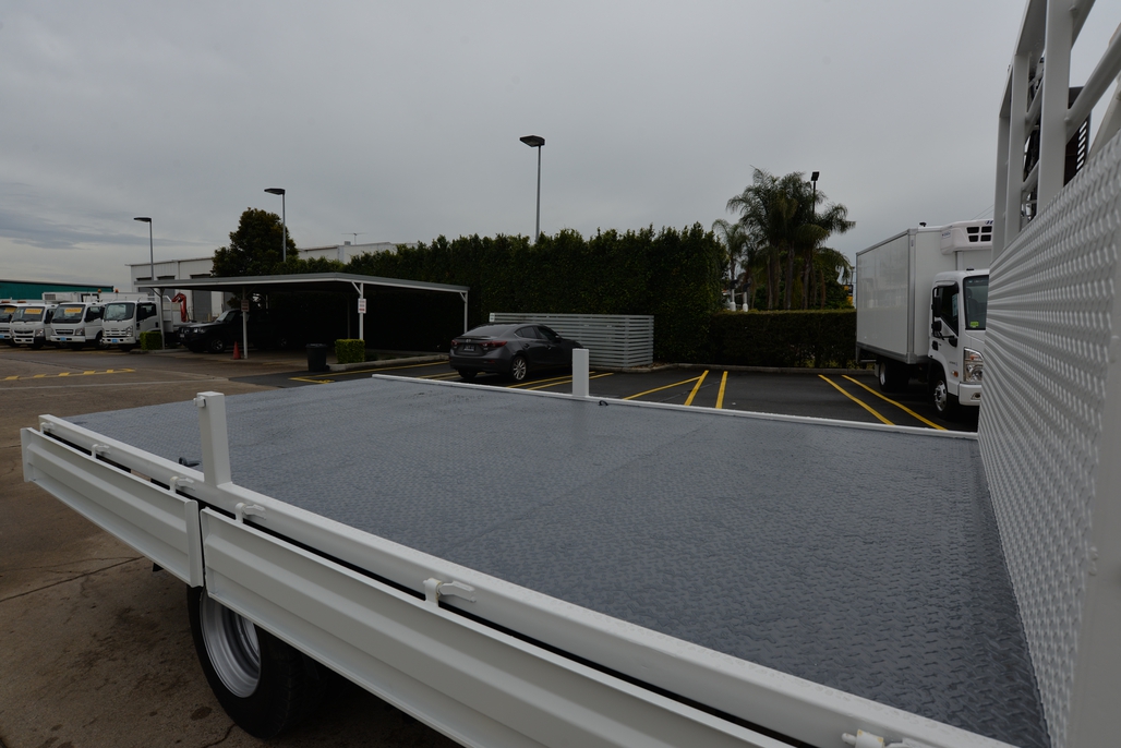 2015 ISUZU NPS 300 MANUAL 4X4 C/CHAS