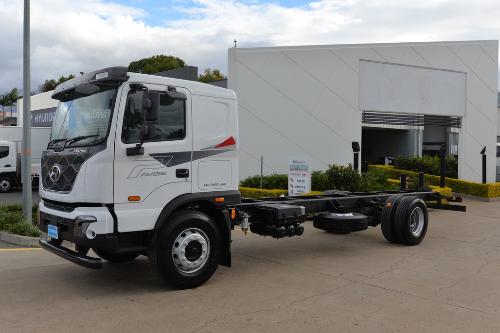 2021 HYUNDAI PAVISE D217 ULWB MANUAL CAB CHASSIS