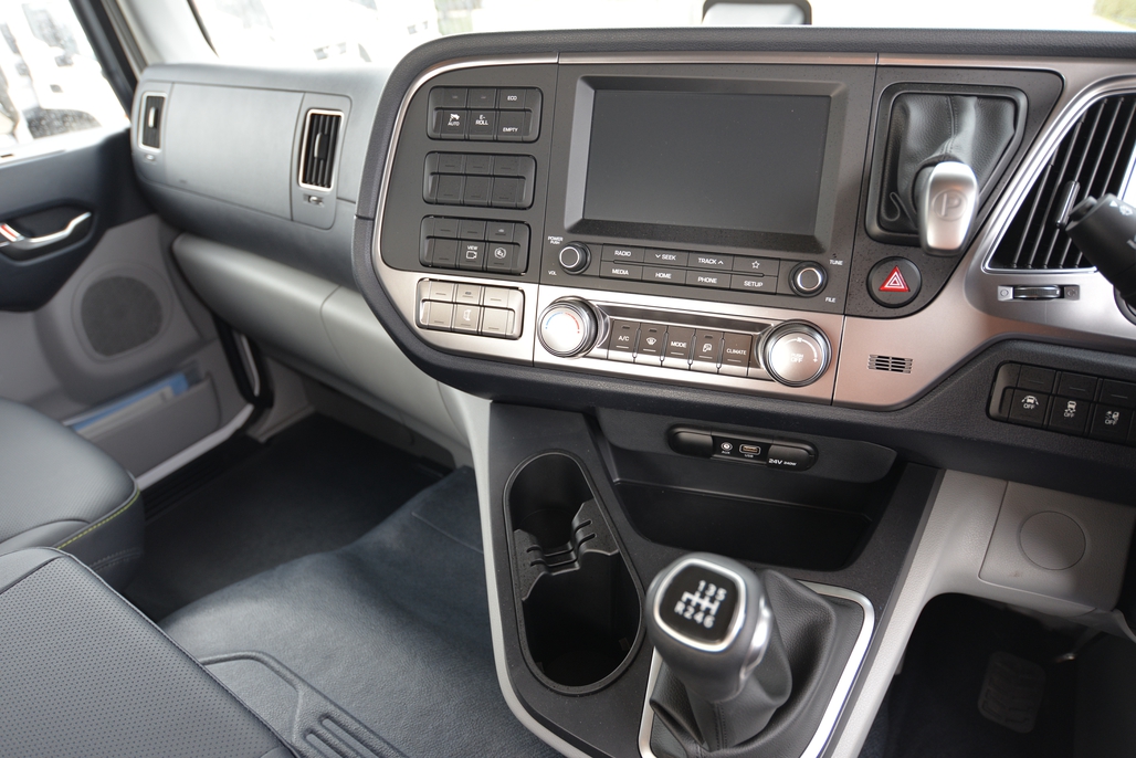 2021 HYUNDAI PAVISE D217 ULWB MANUAL CAB CHASSIS