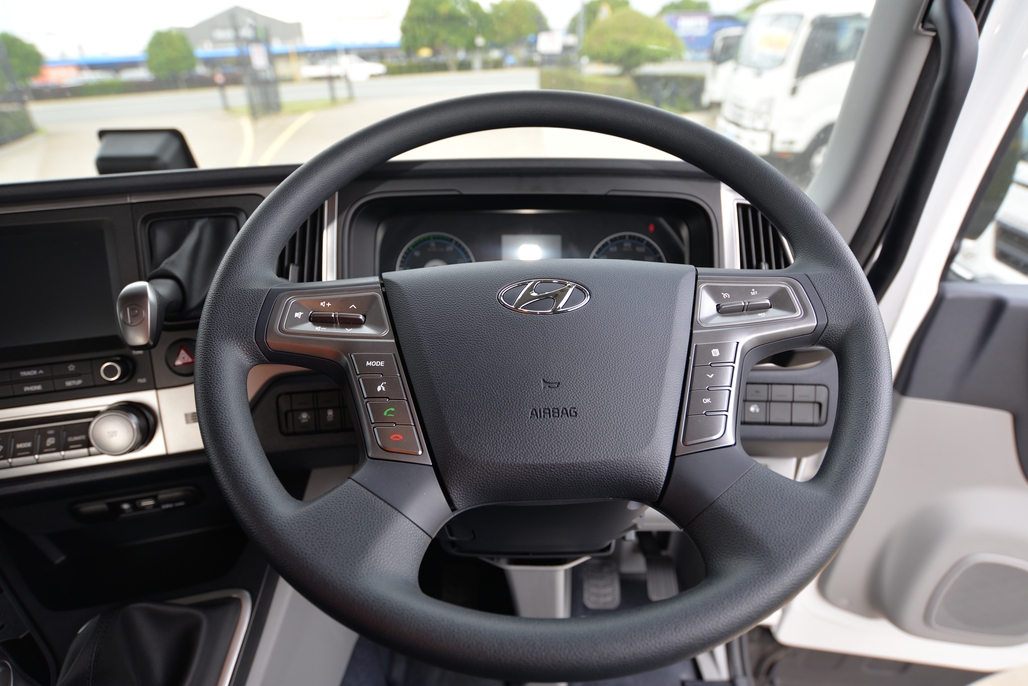 2021 HYUNDAI PAVISE D217 ULWB MANUAL CAB CHASSIS