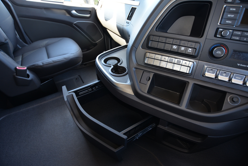 2021 HYUNDAI XCIENT MWB AUTOMATIC PRIME MOVER