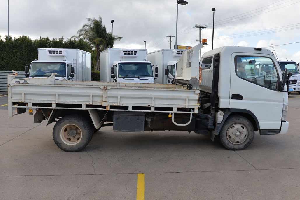 2006 MITSUBISHI FUSO CANTER TIPPER